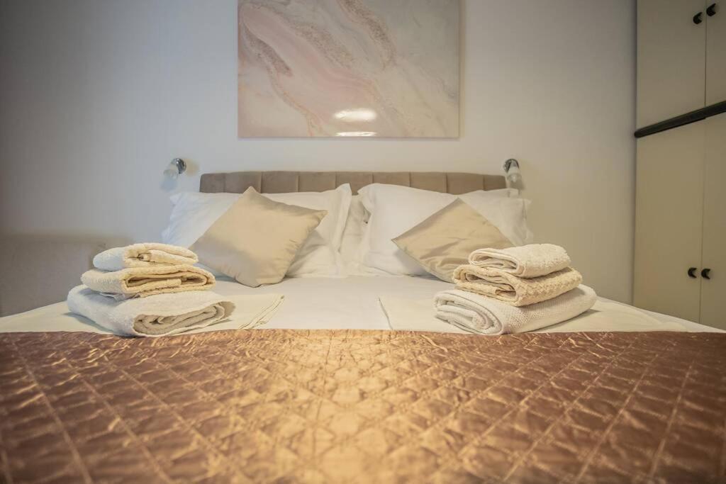 Studio Apartment Purple Sunset - 2+1 Baška Voda Eksteriør billede
